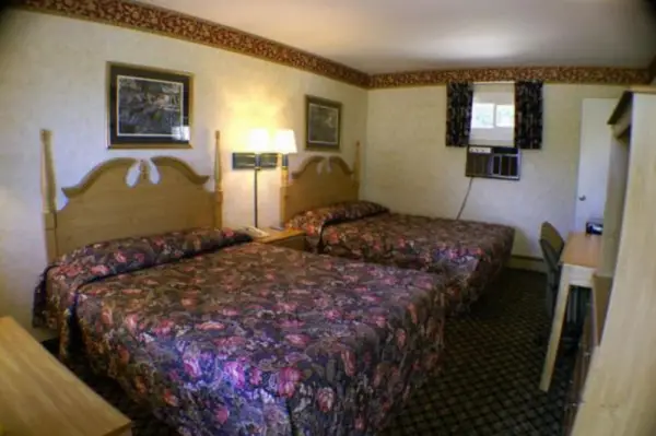 Appalachian Motel 9